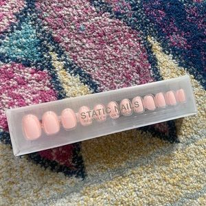 Static Nails